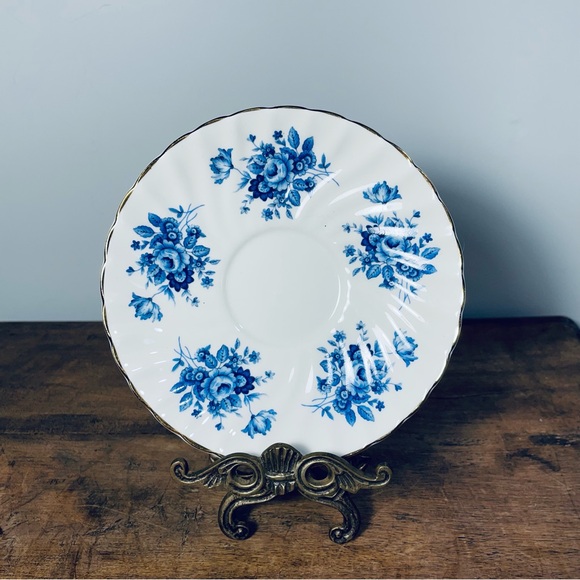 ANX8 ALLYN NELSON  Blue & white saucer Flowers Swirl Rim Gold Trim - Picture 2 of 5